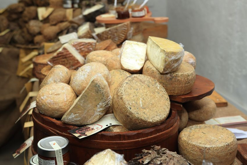 media.villa-tosi-formaggio-di-fossa